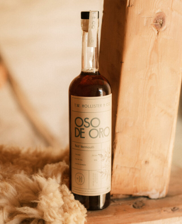 twhollister-bottle-red-vermouth-design-leo-basica-packaging